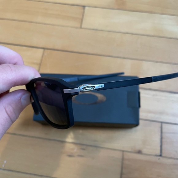 Oakley wheel house - Picture 2 of 5